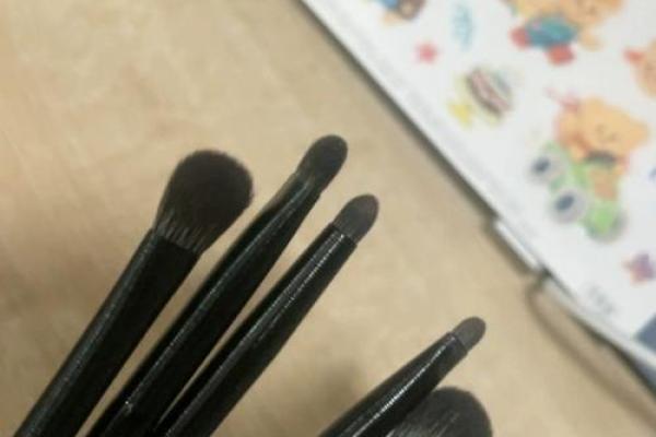 卧蚕眉算命好吗，卧蚕眉面相算命图解