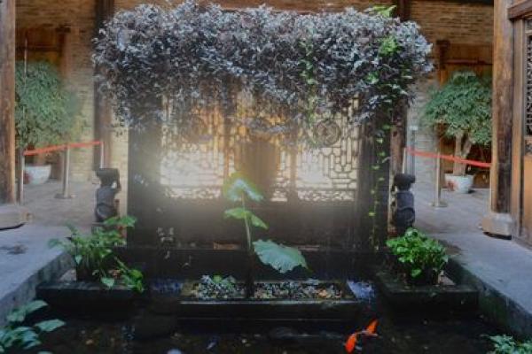 风水先生砸房子